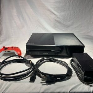 Xbox one 500gb with controller and hookups /tested